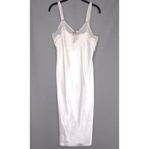 California Dynasty MEDIUM White Satin Beaded‎ Gown Women’s Slip VINTAGE USA MADE
